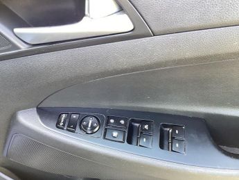 HYUNDAI TUCSON 1.7 CRDi Blue Drive SE Nav SUV 5dr Diesel Manual Euro 6 (s/s) (1