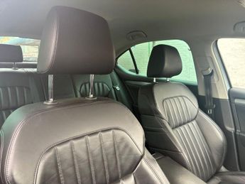 SKODA SUPERB 2.0 TDI SE L Executive Hatchback 5dr Diesel DSG Euro 6 (s/s) (19