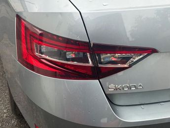 SKODA SUPERB 2.0 TDI SE L Executive Hatchback 5dr Diesel DSG Euro 6 (s/s) (19