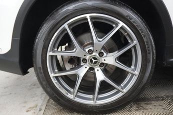 MERCEDES-BENZ GLC 2.0 GLC300d AMG Line (Premium Plus) SUV 5dr Diesel G-Tronic+ 4MA