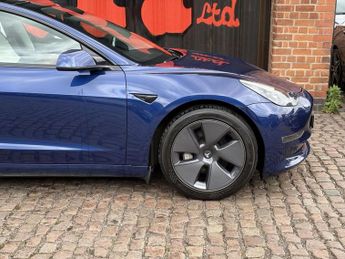 TESLA Model 3 (Dual Motor) Long Range Saloon 4dr Electric Auto 4WDE (346 ps)