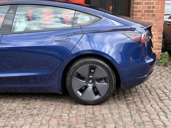 TESLA Model 3 (Dual Motor) Long Range Saloon 4dr Electric Auto 4WDE (346 ps)