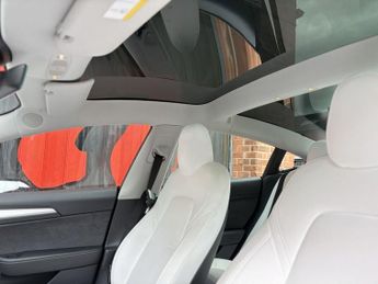 TESLA Model 3 (Dual Motor) Long Range Saloon 4dr Electric Auto 4WDE (346 ps)