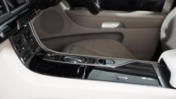 JAGUAR XF 3.0d S V6 Premium Luxury Saloon 4dr Diesel Auto Euro 5 (275 ps)