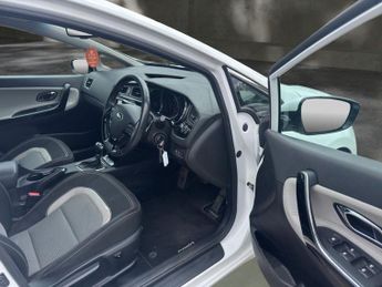 KIA CEED 1.6 GDi 3 Hatchback 5dr Petrol DCT Euro 5 (133 bhp)