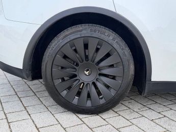 TESLA MODEL Y (Dual Motor) Long Range SUV 5dr Electric Auto 4WDE (384 bhp)