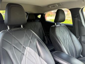 FORD MUSTANG MACH-E Standard Range 70kWh SUV 5dr Electric Automatic (269 ps)