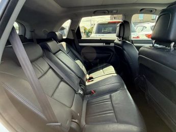 KIA SORENTO 2.2 CRDi KX-4 SUV 5dr Diesel Auto AWD Euro 5 (194 bhp)