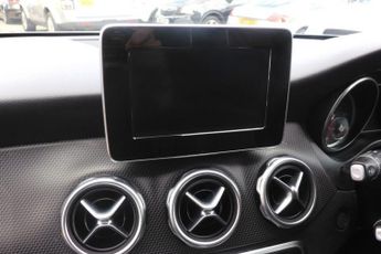 MERCEDES-BENZ 180 2.1 GLA200d SE SUV 5dr Diesel Manual Euro 6 (s/s) (136 ps)