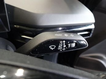MG Mg4 64kWh Trophy Long Range Hatchback 5dr Electric Auto (203 ps)