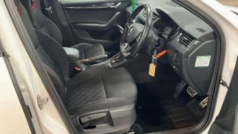 SKODA OCTAVIA 2.0 TDI vRS Hatchback 5dr Diesel DSG 7Spd Euro 6 (s/s) (184 ps)