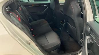 SKODA OCTAVIA 2.0 TDI vRS Hatchback 5dr Diesel DSG 7Spd Euro 6 (s/s) (184 ps)