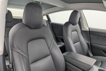 TESLA Model 3 Standard Range Plus Saloon 4dr Electric Auto RWD (241 bhp)