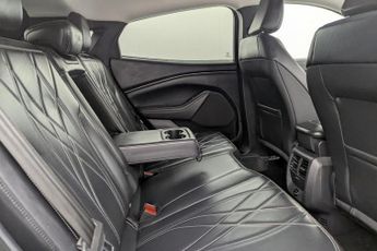 FORD MUSTANG MACH-E Standard Range 70kWh SUV 5dr Electric Automatic (269 ps)