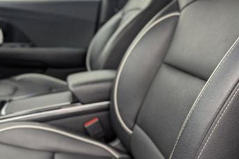 KIA NIRO 64kWh 3 SUV 5dr Electric Auto (201 bhp)