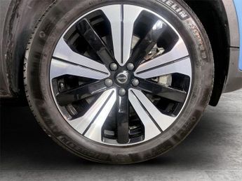 VOLVO XC40 Recharge 69kWh Plus SUV 5dr Electric Auto (231 ps)