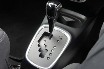 TOYOTA YARIS 1.5 VVT-h Icon Tech Hatchback 5dr Petrol Hybrid E-CVT Euro 6 (s/