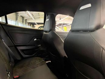 VAUXHALL MOKKA ELECTRIC 50kWh Ultimate SUV 5dr Electric Auto (136 ps)