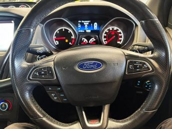 FORD FOCUS 2.0 TDCi ST-2 Hatchback 5dr Diesel Powershift Euro 6 (s/s) (185 