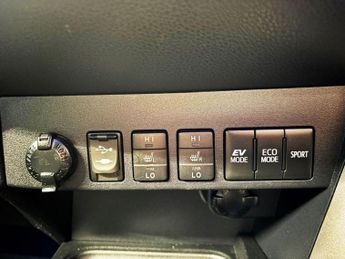 TOYOTA RAV4 2.5 VVT-h Design SUV 5dr Petrol Hybrid CVT 4WD Euro 6 (s/s) (197