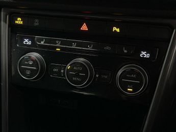 VOLKSWAGEN T-ROC 1.5 TSI GPF EVO R-Line SUV 5dr Petrol DSG Euro 6 (s/s) (150 ps)