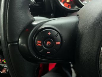 MINI CLUBMAN 2.0 Cooper D (Black Pack) Estate 6dr Diesel Manual Euro 6 (s/s) 