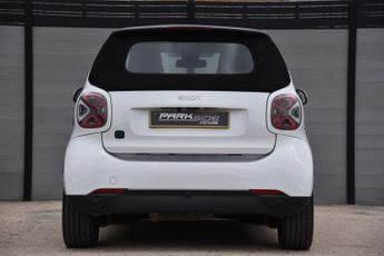 SMART FORTWO 17.6kWh Exclusive Cabriolet 2dr Electric Auto (22kW Charger) (82