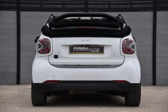 SMART FORTWO 17.6kWh Exclusive Cabriolet 2dr Electric Auto (22kW Charger) (82