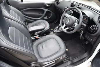 SMART FORTWO 17.6kWh Exclusive Cabriolet 2dr Electric Auto (22kW Charger) (82