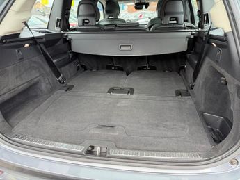 VOLVO XC90 2.0h T8 Twin Engine 10.4kWh Momentum SUV 5dr Petrol Plug-in Hybr