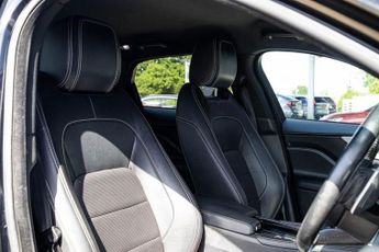 JAGUAR F-PACE 2.0 D180 R-Sport SUV 5dr Diesel Auto AWD Euro 6 (s/s) (180 ps)