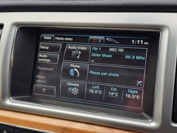 JAGUAR XF 2.2d SE Saloon 4dr Diesel Auto Euro 5 (s/s) (190 ps)