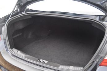 JAGUAR XF 2.2d SE Saloon 4dr Diesel Auto Euro 5 (s/s) (190 ps)