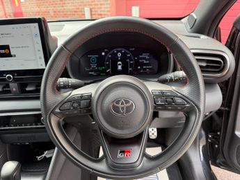 TOYOTA YARIS 1.5 VVT-h GR SPORT Hatchback 5dr Petrol Hybrid E-CVT Euro 6 (s/s