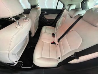 MERCEDES-BENZ A-CLASS 2.1 A200d SE Hatchback 5dr Diesel 7G-DCT Euro 6 (s/s) (136 ps)