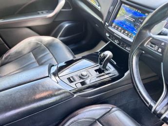 MASERATI LEVANTE 3.0D V6 SUV 5dr Diesel ZF 4WD Euro 6 (s/s) (275 ps)