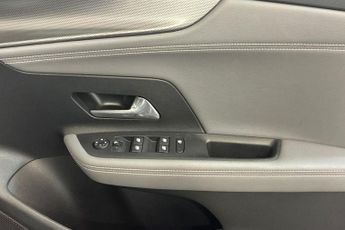 VAUXHALL MOKKA ELECTRIC 50kWh Elite Premium SUV 5dr Electric Auto (136 ps) Panoramic Rea