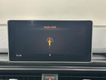 AUDI A4 AVANT 2.0 TDI S line Estate 5dr Diesel S Tronic Euro 6 (s/s) (190 ps)