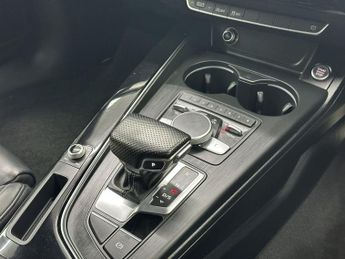 AUDI A4 AVANT 2.0 TDI S line Estate 5dr Diesel S Tronic Euro 6 (s/s) (190 ps)
