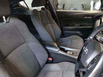 TOYOTA C-HR 1.8 VVT-h Icon SUV 5dr Petrol Hybrid CVT Euro 6 (s/s) (122 ps)