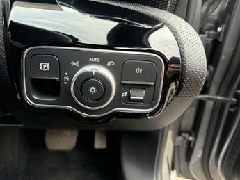 MERCEDES-BENZ A-CLASS 1.5 A180d Sport (Executive) Hatchback 5dr Diesel 7G-DCT Euro 6 (