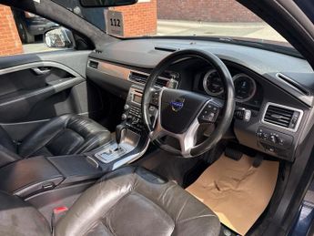 VOLVO V70 2.4 D5 SE Lux Estate 5dr Diesel Geartronic Euro 5 (205 ps)
