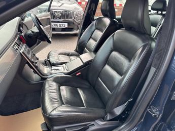 VOLVO V70 2.4 D5 SE Lux Estate 5dr Diesel Geartronic Euro 5 (205 ps)