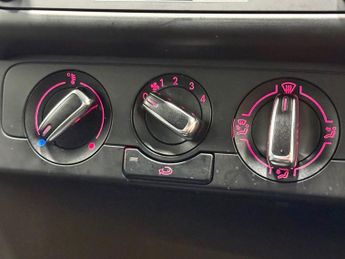 VOLKSWAGEN POLO 1.2 Moda Hatchback 5dr Petrol Manual Euro 5 (70 ps)