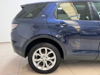 LAND ROVER DISCOVERY SPORT 2.0 TD4 HSE SUV 5dr Diesel Auto 4WD Euro 6 (s/s) (180 ps)