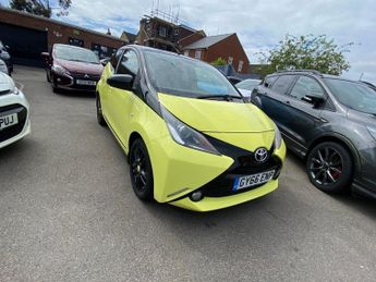 Toyota AYGO 1.0 VVT-i x-cite 3 Yellow Bi-Tone Hatchback 5dr Petrol Manual Eu