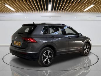 VOLKSWAGEN TIGUAN 2.0 TDI SE Navigation SUV 5dr Diesel DSG 4Motion Euro 6 (s/s) (1