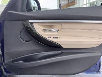 BMW 3 SERIES 3.0 330d Luxury Touring 5dr Diesel Auto xDrive Euro 6 (s/s) (258