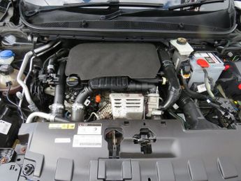 PEUGEOT 308 1.2 PureTech Allure Hatchback 5dr Petrol EAT Euro 6 (s/s) (130 p