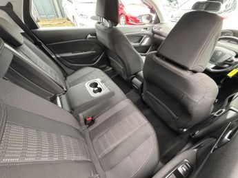 PEUGEOT 308 SW 1.2 PureTech Allure Estate 5dr Petrol EAT Euro 6 (s/s) (130 ps)